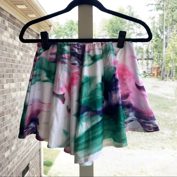 Two Piece Short Set - Picture 4 of 5